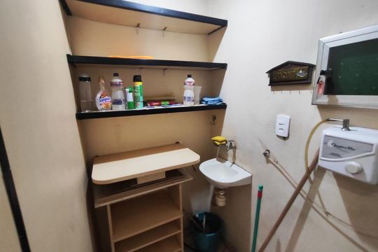 Área de serviço de kitnet/studio para alugar com 1 quarto, 25m² em Copacabana, Rio de Janeiro