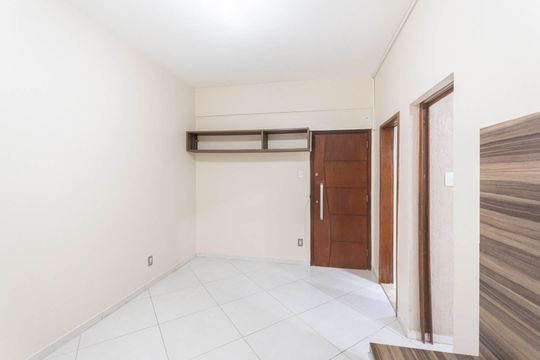 Sala de apartamento para alugar com 1 quarto, 42m² em Tijuca, Rio de Janeiro