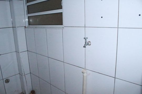 Banheiro social de apartamento para alugar com 2 quartos, 44m² em Santa Ifigênia, São Paulo