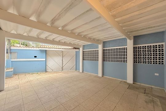 Garagem  de casa à venda com 3 quartos, 170m² em Santo Amaro, São Paulo