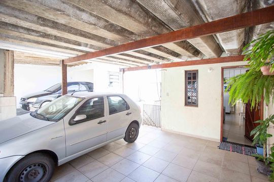 Garagem de casa à venda com 2 quartos, 208m² em Centro, Diadema