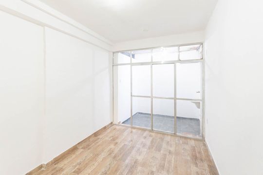 Quarto de casa para alugar com 1 quarto, 50m² em Benfica, Rio de Janeiro
