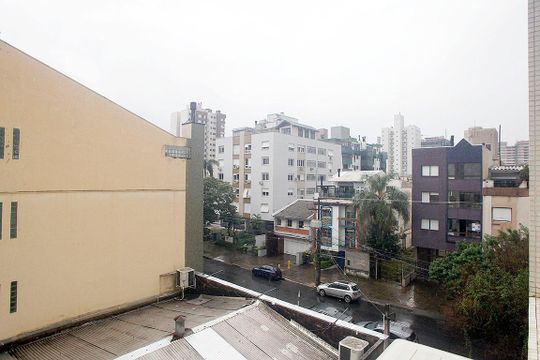 Sala Vista de apartamento à venda com 2 quartos, 81m² em Petrópolis, Porto Alegre
