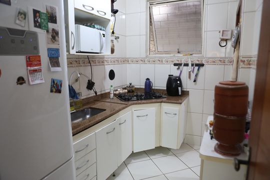 Cozinha de apartamento à venda com 2 quartos, 62m² em Camargos, Belo Horizonte