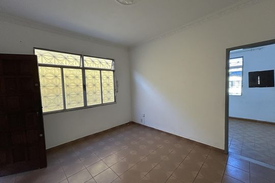 Casa para alugar com 2 quartos, 55m² em Marechal Hermes , Rio de Janeiro