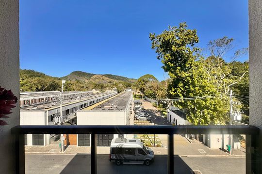 Varanda de apartamento à venda com 2 quartos, 45m² em Vargem Grande, Rio de Janeiro