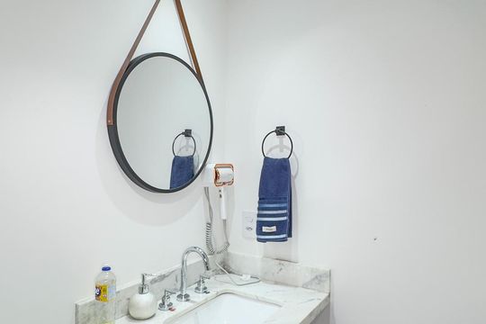 Banheiro de kitnet/studio à venda com 1 quarto, 33m² em Vila Cordeiro, São Paulo