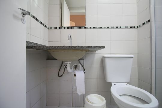 Banheiro 1 de apartamento para alugar com 2 quartos, 54m² em Vila Andrade, São Paulo