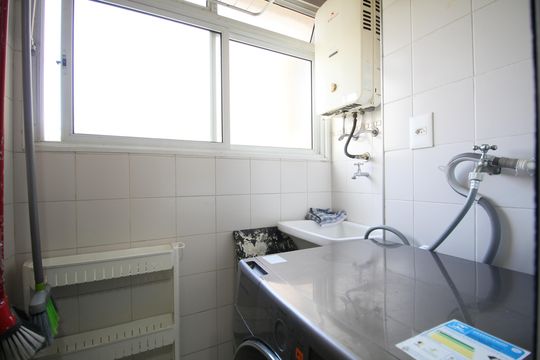 Área de Serviço de apartamento para alugar com 2 quartos, 54m² em Vila Andrade, São Paulo