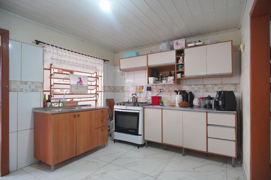 Cozinha 1 de casa à venda com 3 quartos, 180m² em Scharlau, São Leopoldo