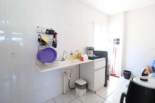 Cozinha de apartamento para alugar com 2 quartos, 47m² em Shopping Park, Uberlândia