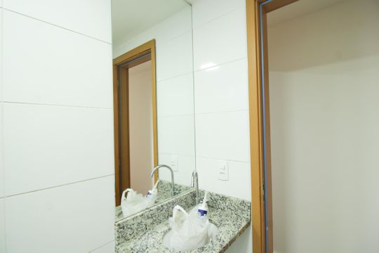 Banheiro de apartamento à venda com 2 quartos, 42m² em Jardim Iris, São Paulo