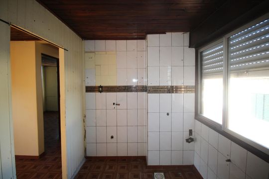 Cozinha de apartamento à venda com 2 quartos, 50m² em Rubem Berta, Porto Alegre