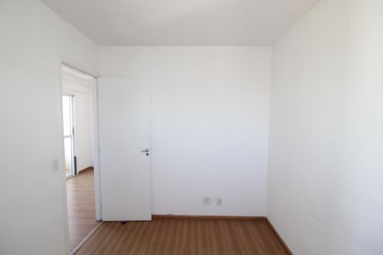 Quarto 2 de apartamento para alugar com 2 quartos, 49m² em Vila Roque, São Paulo
