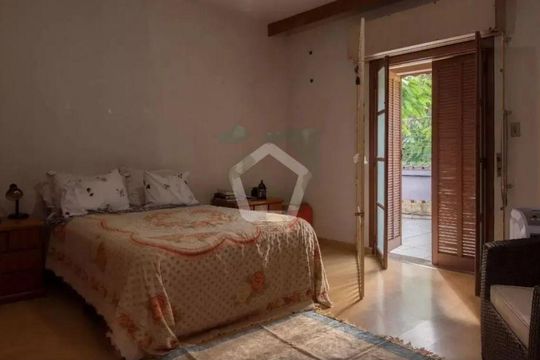 Casa à venda com 4 quartos, 232m² em Mirandópolis, São Paulo