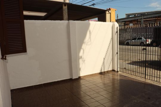 Área externa de casa para alugar com 3 quartos, 152m² em Vila California, São Paulo