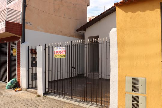 Fachada de casa para alugar com 3 quartos, 152m² em Vila California, São Paulo