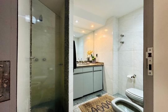Apartamento à venda com 3 quartos, 160m² em Copacabana, Rio de Janeiro