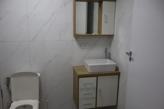 Banheiro de casa para alugar com 1 quarto, 60m² em Vila California, São Paulo