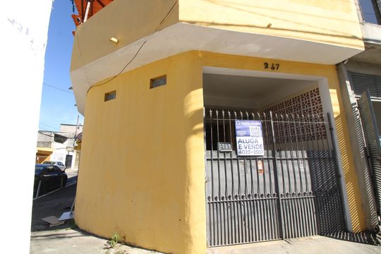 fachada de casa para alugar com 2 quartos, 130m² em Jardim Penha, São Paulo