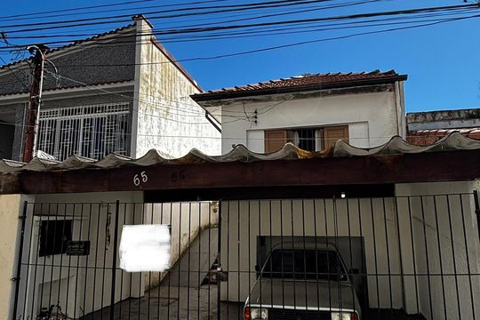 Fachada de casa à venda com 2 quartos, 156m² em Vila Francisco Matarazzo, Santo André