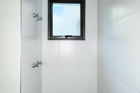 Banheiro de kitnet/studio à venda com 1 quarto, 34m² em Jardim das Acacias, São Paulo