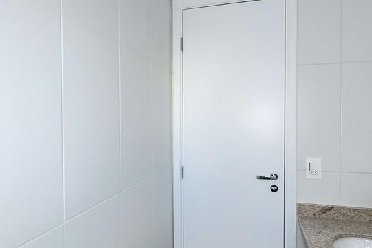 Banheiro de kitnet/studio à venda com 1 quarto, 34m² em Jardim das Acacias, São Paulo