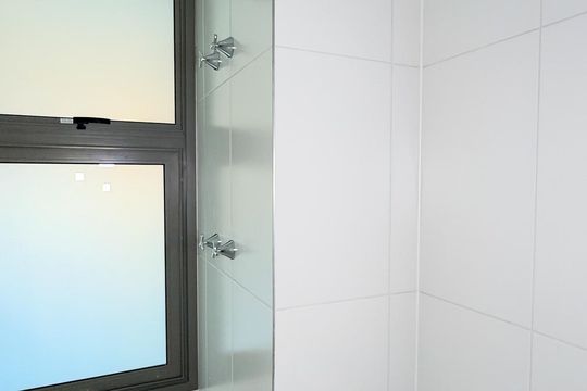 Banheiro de kitnet/studio à venda com 1 quarto, 29m² em Jardim das Acacias, São Paulo