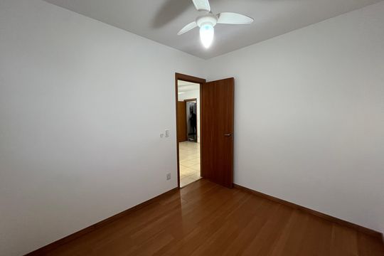 Quarto 2 de apartamento para alugar com 2 quartos, 44m² em Chacaras Reunidas Santa Terezinha, Contagem