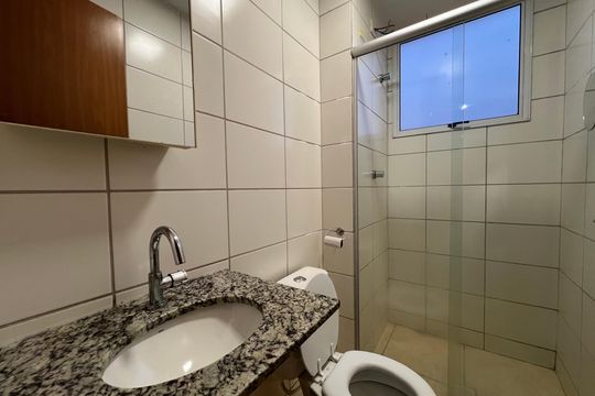 Banheiro Social de apartamento para alugar com 2 quartos, 44m² em Chacaras Reunidas Santa Terezinha, Contagem