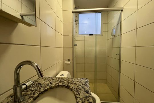 Banheiro Social de apartamento para alugar com 2 quartos, 44m² em Chacaras Reunidas Santa Terezinha, Contagem