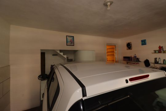 Garagem de casa à venda com 3 quartos, 225m² em Parque Itrapoã, Santo André
