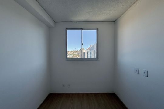 Quarto 1 de apartamento para alugar com 2 quartos, 34m² em Jardim São Luís, São Paulo