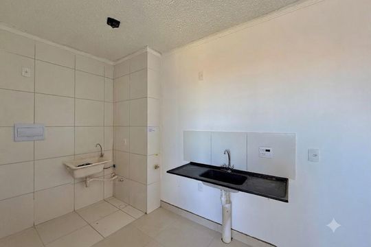 Cozinha  de apartamento para alugar com 2 quartos, 34m² em Jardim São Luís, São Paulo