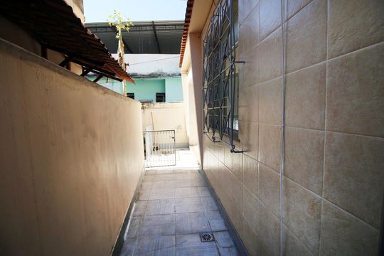 Quintal frente de casa à venda com 2 quartos, 56m² em Vista Alegre, Rio de Janeiro