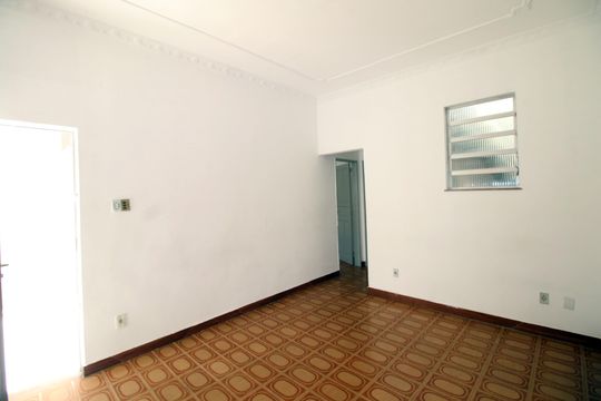 Sala de casa à venda com 2 quartos, 66m² em Vista Alegre, Rio de Janeiro