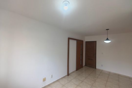 Sala de apartamento à venda com 3 quartos, 76m² em Pechincha, Rio de Janeiro
