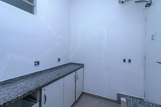 cozinha_3 de casa para alugar com 10 quartos, 560m² em Vila das Merces, São Paulo
