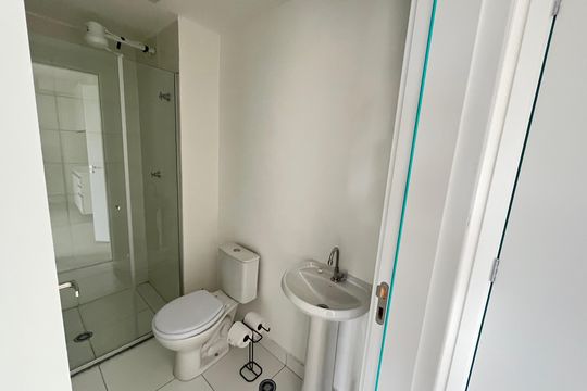 Banheiro de apartamento para alugar com 2 quartos, 44m² em Vila Andrade, São Paulo