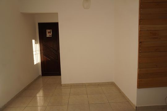 Sala de apartamento para alugar com 2 quartos, 53m² em Jardim Vitória, Embu das Artes