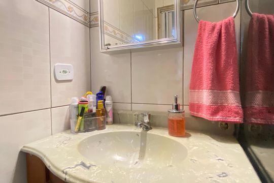 Banheiro de casa à venda com 3 quartos, 132m² em Quitaúna, Osasco