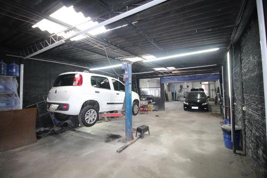 Garagem de casa à venda com 4 quartos, 125m² em Vila Jardim, Porto Alegre