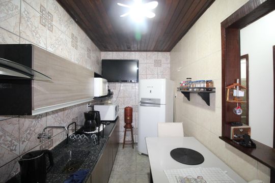 Cozinha de casa à venda com 4 quartos, 125m² em Vila Jardim, Porto Alegre