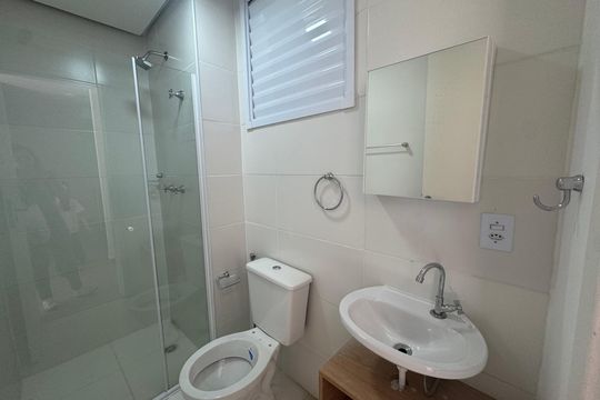 Banheiro de apartamento para alugar com 2 quartos, 42m² em Vila Osasco, Osasco