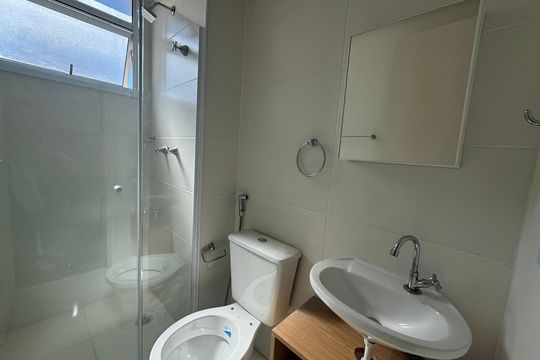 Banheiro de apartamento para alugar com 2 quartos, 47m² em Vila Osasco, Osasco