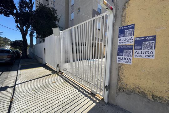 Fachada com PLACA de apartamento para alugar com 2 quartos, 45m² em Vila Osasco, Osasco