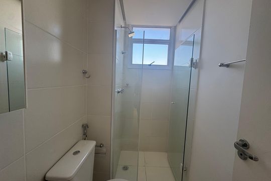 Banheiro de apartamento para alugar com 2 quartos, 45m² em Vila Osasco, Osasco