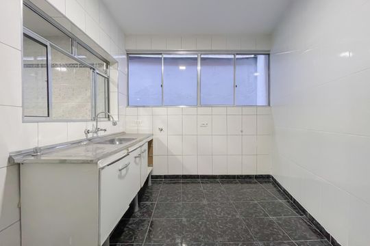 Cozinha de casa à venda com 2 quartos, 150m² em Baronesa, Osasco