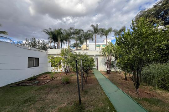 Quintal de casa à venda com 5 quartos, 550m² em Bandeirantes (pampulha), Belo Horizonte