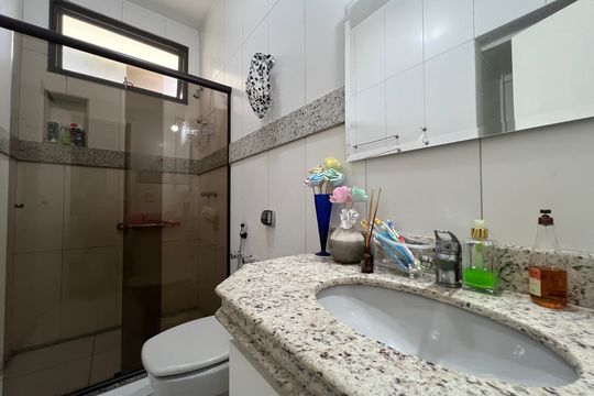 Banheiro Social de casa à venda com 5 quartos, 550m² em Bandeirantes (pampulha), Belo Horizonte